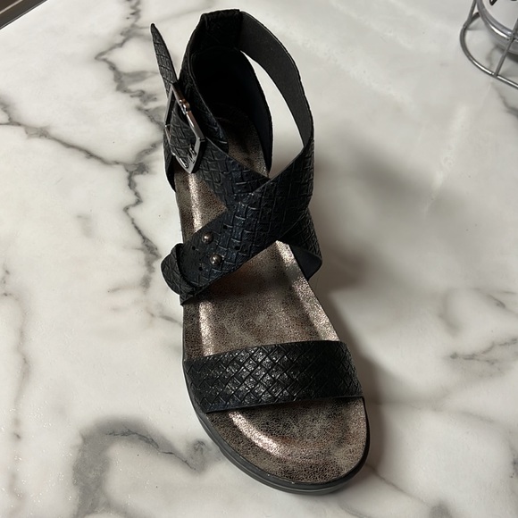 Hobo Chic Samdal - Picture 3 of 3